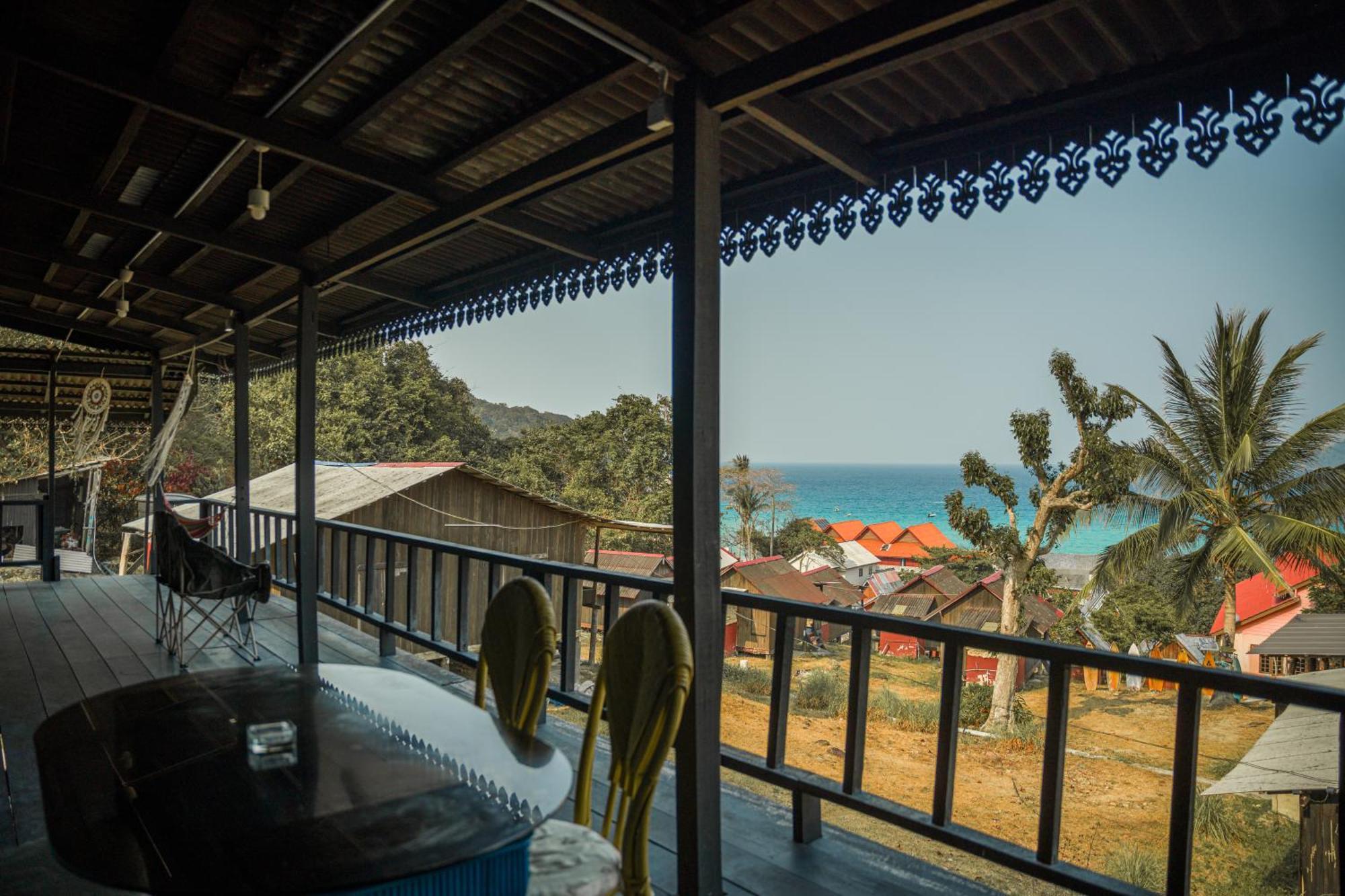 Harrera Perhentian, Long Beach Kampong Pasir Panjang  Exterior photo