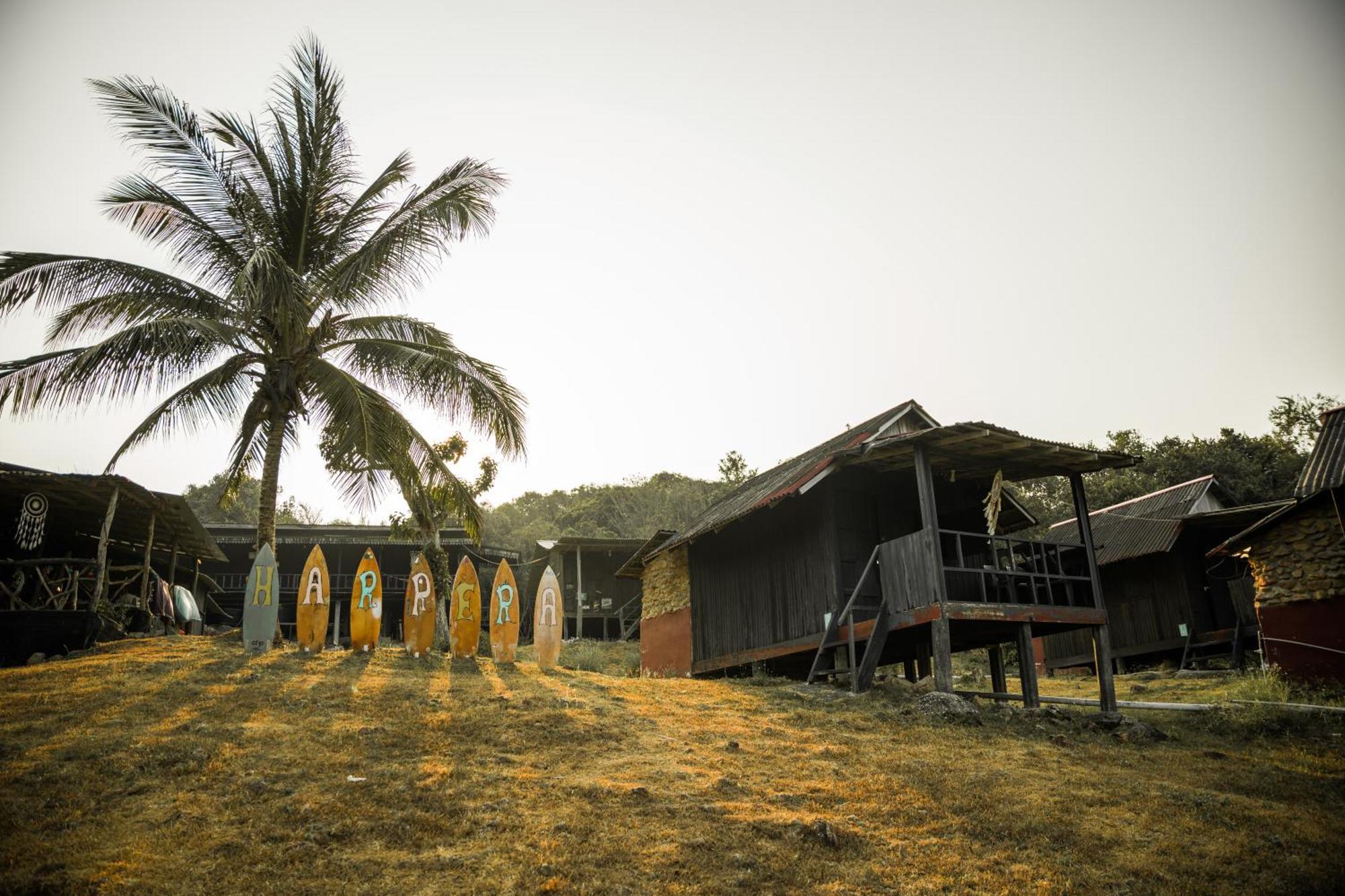 Harrera Perhentian, Long Beach Kampong Pasir Panjang  Exterior photo
